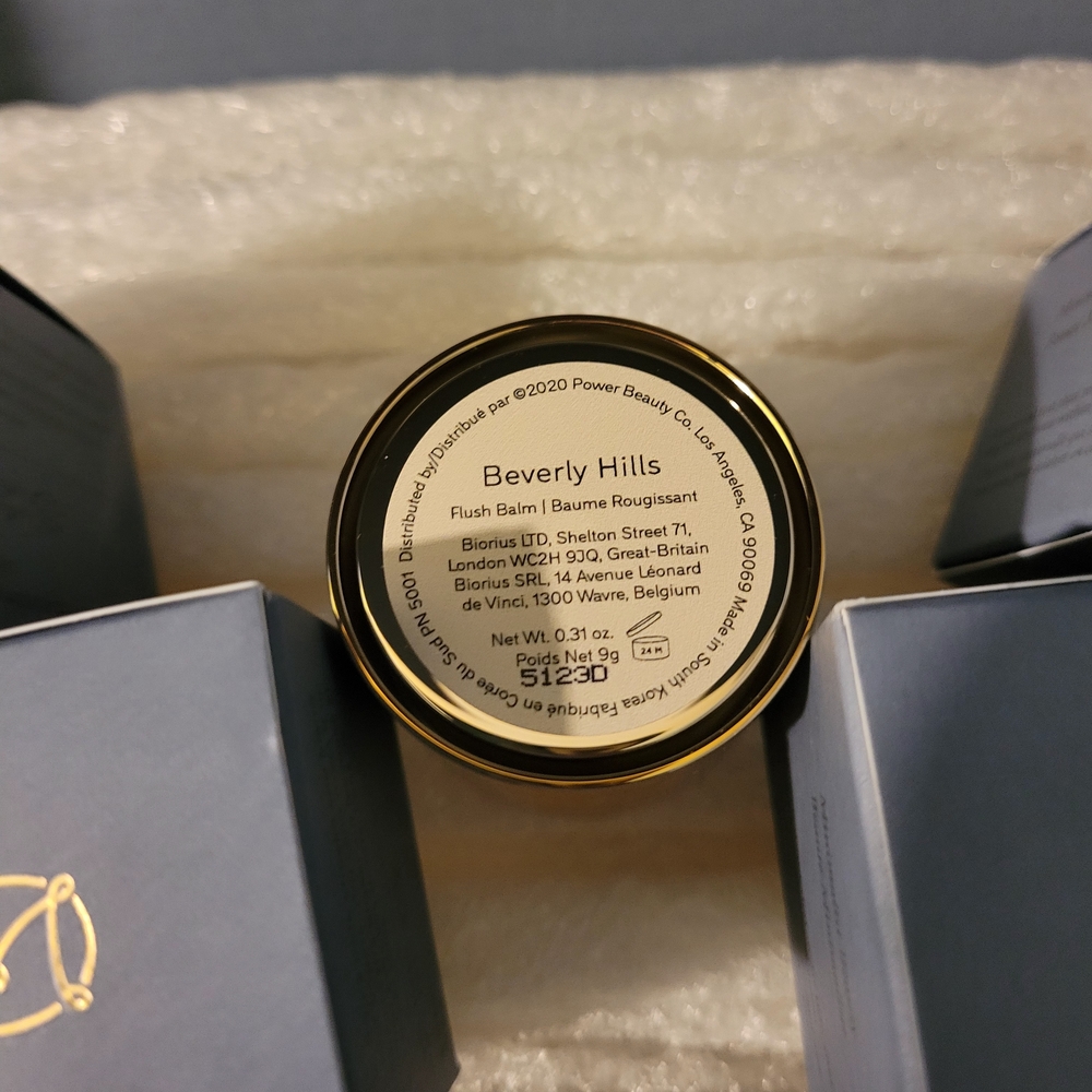 Merit Beauty Box Set - Picture 4 of 8